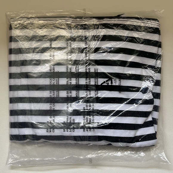 Girl Gang crop top - Vixen by Micheline Pitt, 2X - Picture 5 of 6